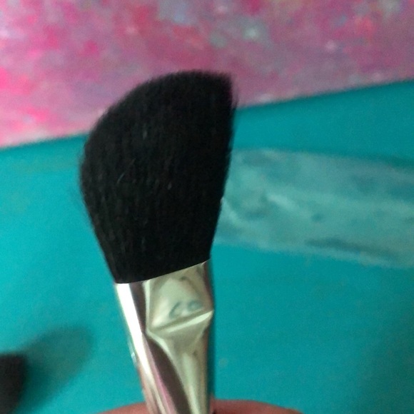 Laura Geller Make Up Brushes 2 pc - Picture 3 of 4